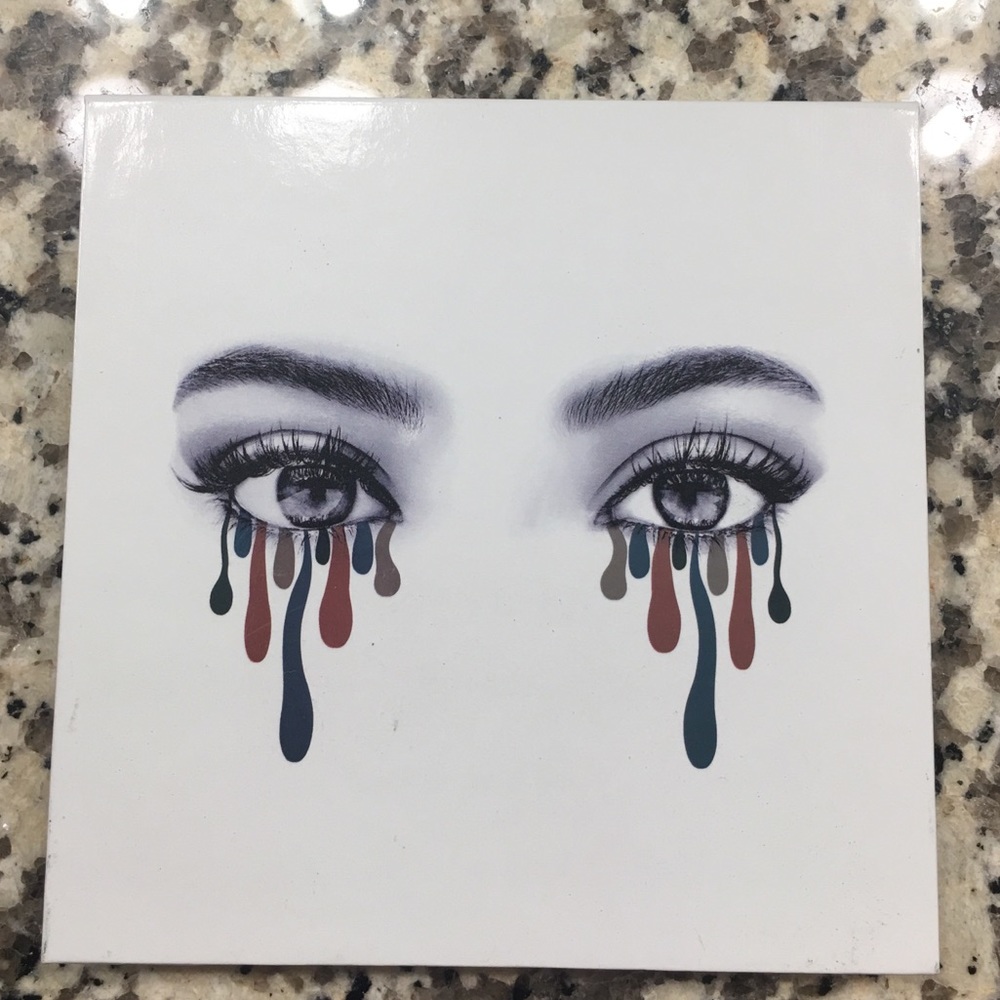 Kylie Jenner Blue honey palette